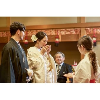 《和婚派のふたりへ》天候に左右されない×神殿見学&豪華試食付