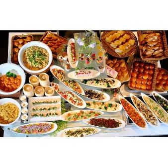 【ゲスト目線で体験】贅沢試食×絶景チャペル体験