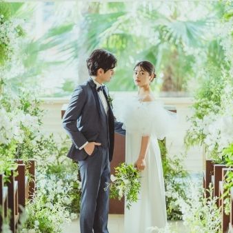 【憧れ☆リゾート挙式】*緑と光*の劇場型チャペル感動入場体験