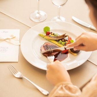 【6名~挙式＋会食プラン】衣装＆8大特典付♪少人数W＆会場見学