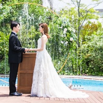 【お仕事終わりOK！クイック見学】緑溢れるチャペル×会場見学