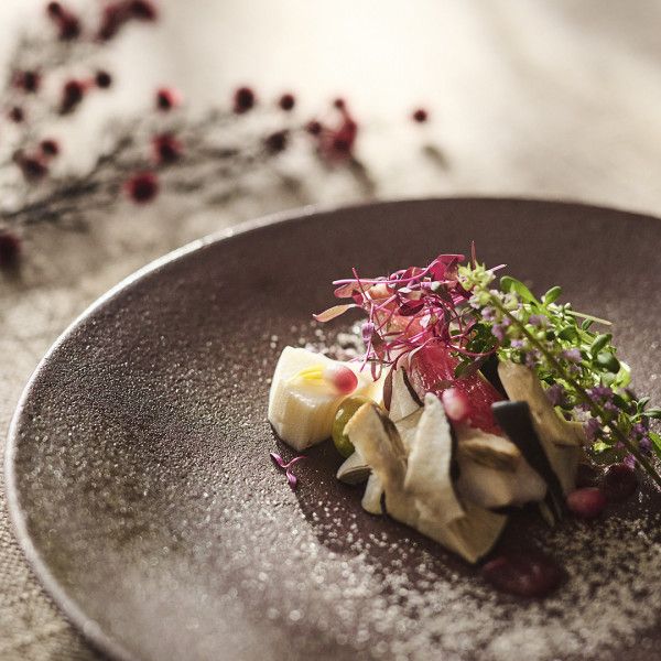 【当館人気No1】国産牛の贅沢試食×緑地に佇む文化財の全館見学&おもてなし体験