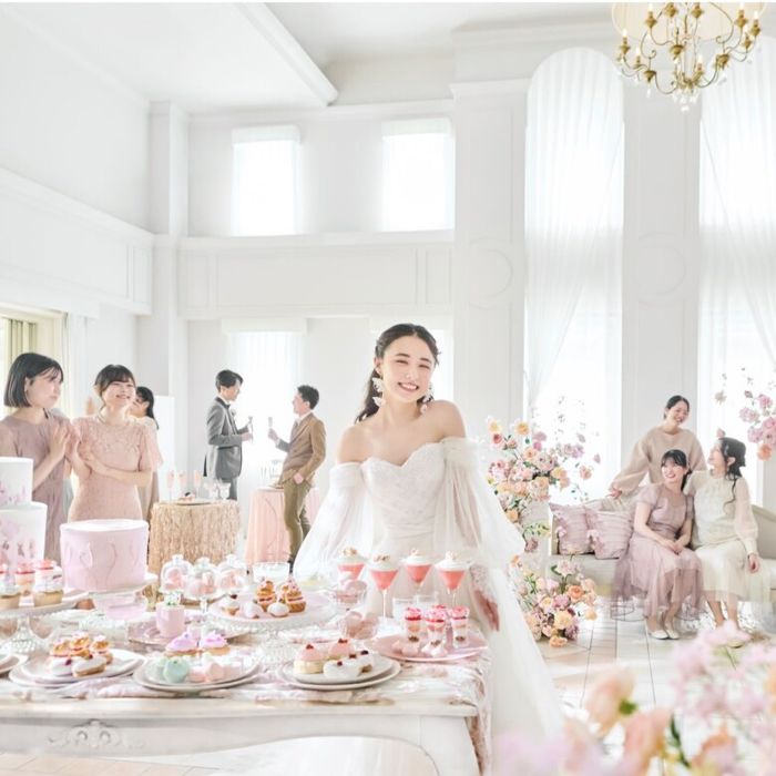 月曜限定*ステンドグラスの大聖堂×憧れ試着*初見学で挙式料無料