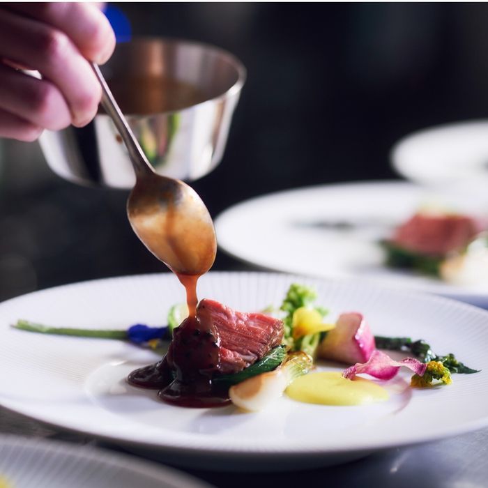 《お料理重視◎》特選牛×トリュフ5品フルコース試食&130万特典