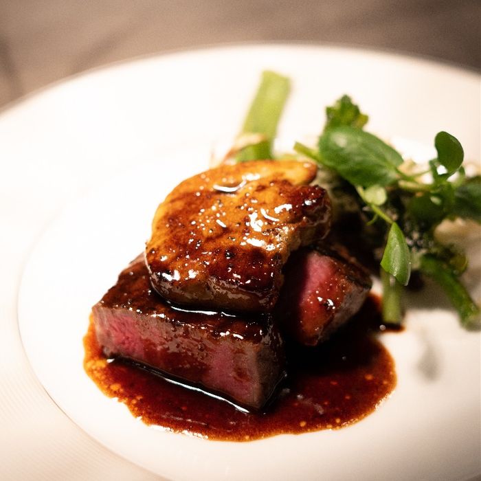 【口コミ★4.7】満足◎トリュフ香るA5和牛試食×森チャペル