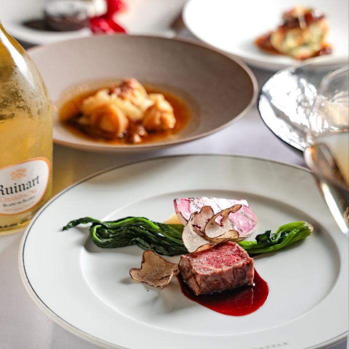 【お料理重視の方】五感で楽しむA4和牛フィレ肉×生雲丹無料試食＆8大特典付フェア