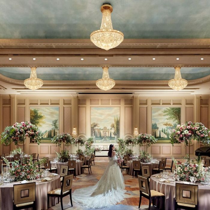 【天井高8m会場×牛フィレ試食×照明演出】チャペル体験*ドレス特典付き