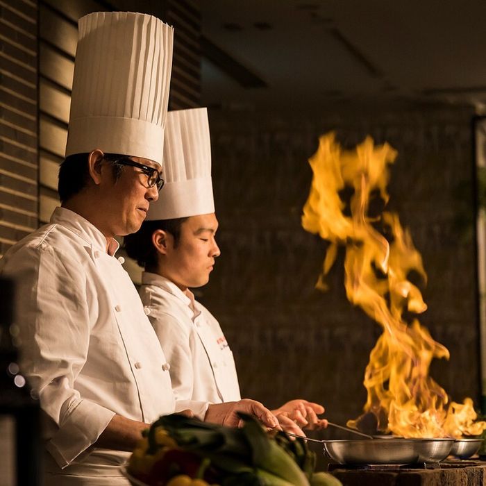 【料理重視に◎】総料理長によるパフォーマンス付き絶品試食