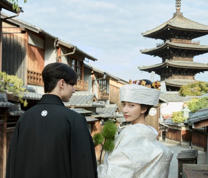 【連休SP*文化財貸切】京都東山に佇む築百年の「旧三井邸」全館見学×八坂の塔を目前に仰ぐ、圧倒的ロケーションを誇るチャペルでの入場体験◎さらに豪華4品試食付！