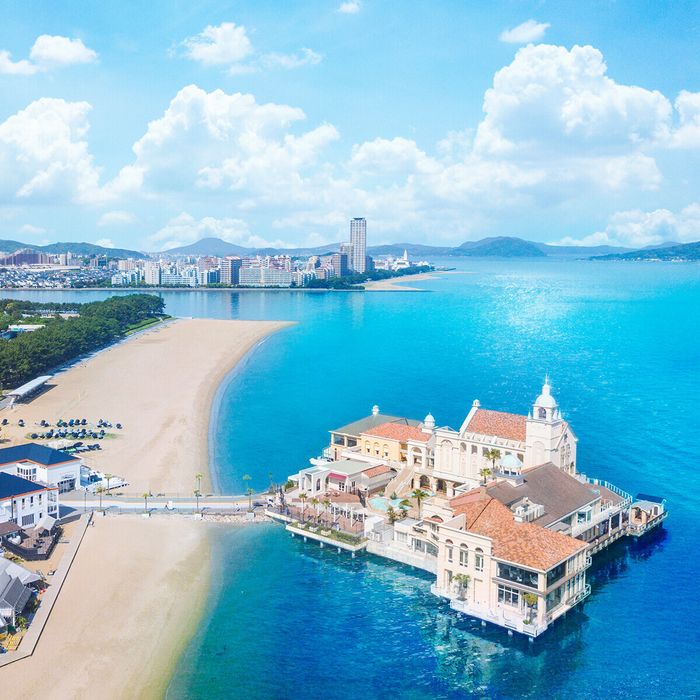 《GW特典希望なら平日へ》組数限定★最大190万OFF！海×空×の絶景ロケーションでリゾートW体験