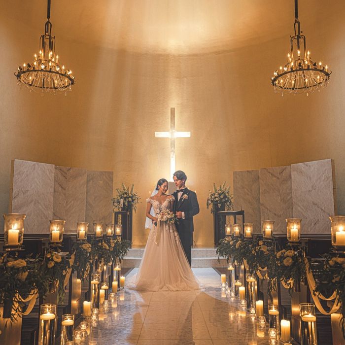 直前予約OK【ドレス選び放題×2万和牛試食】光のチャペル＆邸宅