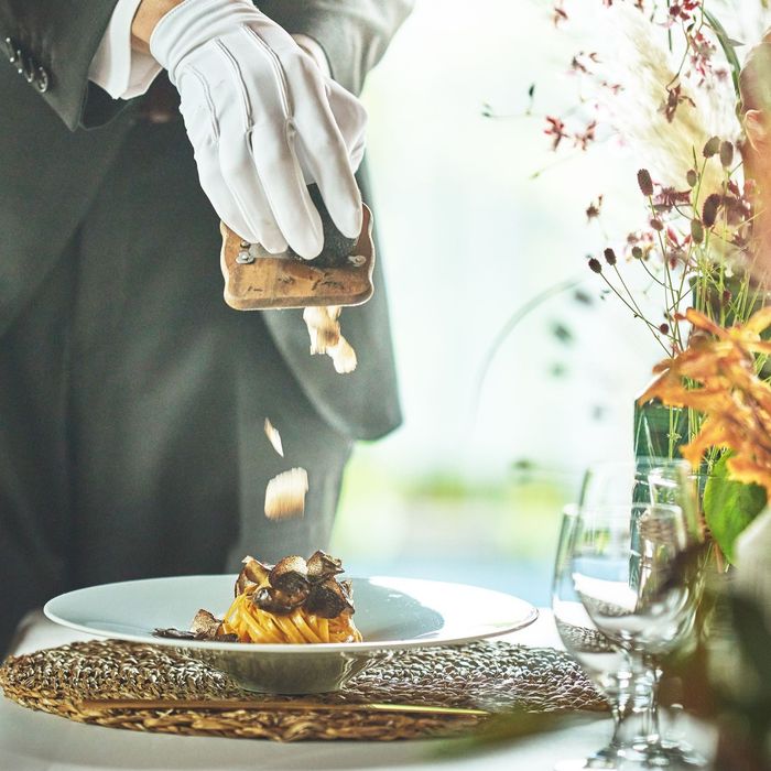 世界に認められた名店＼最大100万特典×五感で愉しむ絶品試食／本格チャペル体験