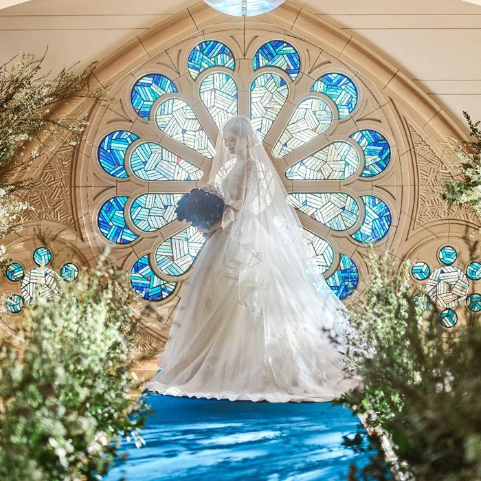 <ドレス2着特典>青ステンド感動チャペル体験&コース試食付