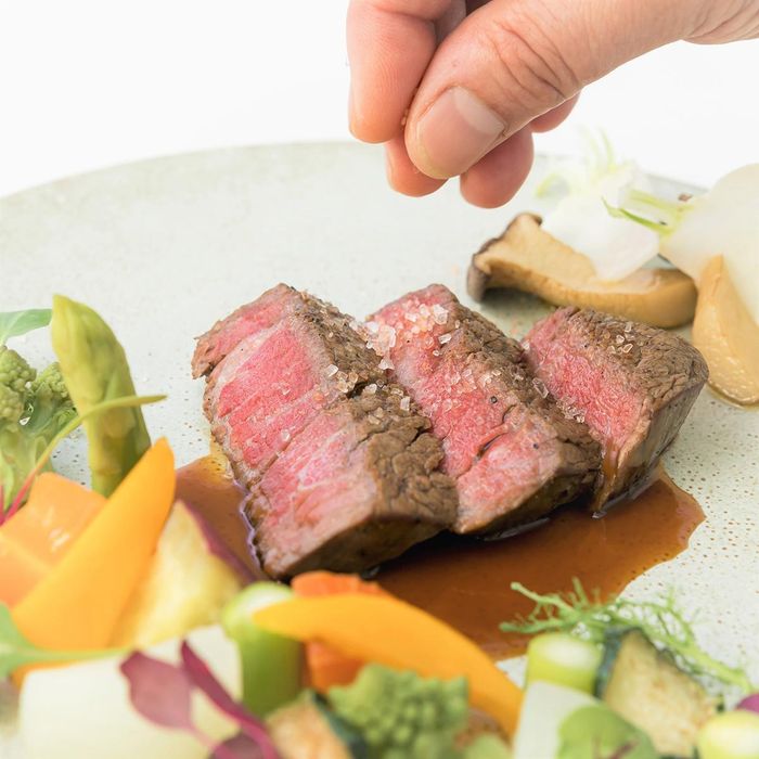 【4月限定☆彡BIG特典付き！春の特別メニュー試食フェア】≪見学1件目≫カタログギフト10000円×シェフこだわり◇春の旬食材を使った贅沢40000円コース試食×ガーデン付き貸切邸宅＆チャペル体験