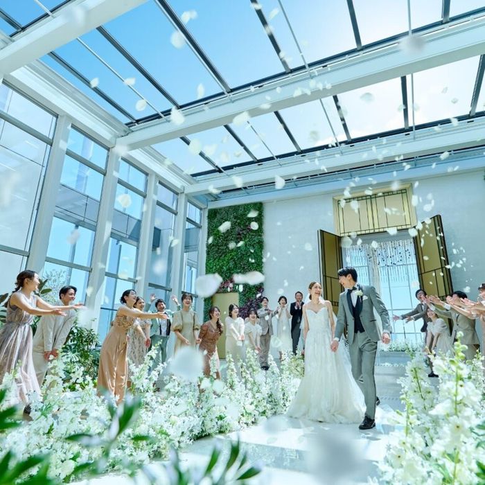 【金曜日は本番直前フェア】会場コーディネート見学×挙式フェザーシャワー体験×特選試食