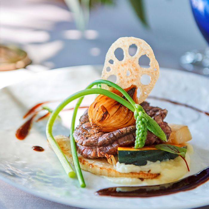 Xmas限定【マイナビ限定×全組来館2万ギフト券プレゼント】元3つ星店シェフが監修*地産牛＆瀬戸内鮮魚を使った豪華3万円相当コース*試食会×1組貸切のプライベート挙式×上質おもてなし体験フェア【最大140万円OFF】