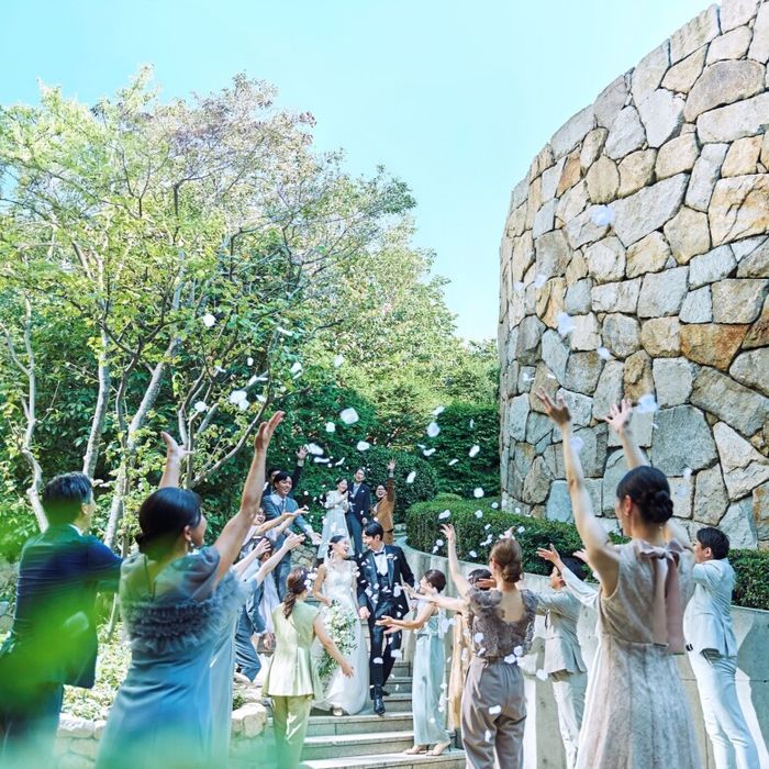 1組限定【憧れのドレス試着が叶う】衣裳特別優待付き×館内見学