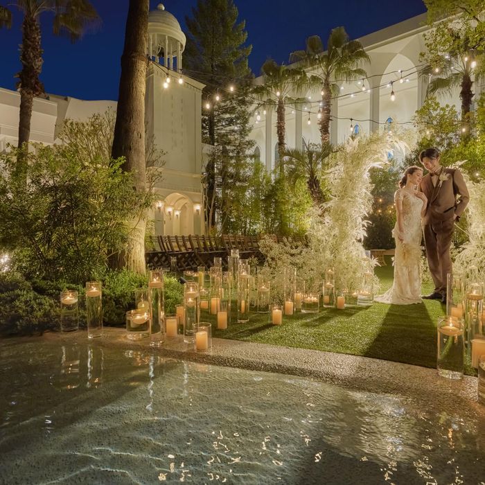 【人気No1★最大130万優待】駅からすぐ◎黒毛和牛4万円コース試食×貸切ガーデン＆選べるパーティ会場見学×クリスタル煌めくチャペルで挙式体験<挙式料半額・ドレス・お料理ワンランクアップ特典付き>