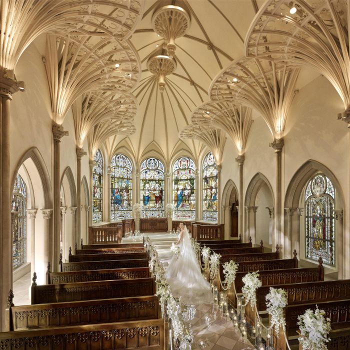 【挙式重視の方に】本物ステンドグラス＆大階段*憧れ花嫁体験