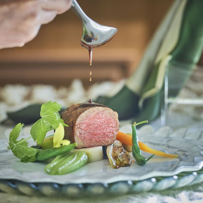 《全国No.1受賞記念★10大特典》黒毛和牛と大隅産鰻の贅沢コース試食＆JUNOドレス試着