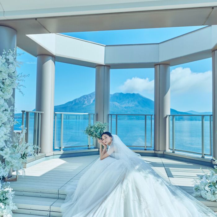 《ドレス試着＆豪華黒毛牛コース試食付き》海辺の大聖堂×貸切のオーシャンビュー絶景会場を見学！