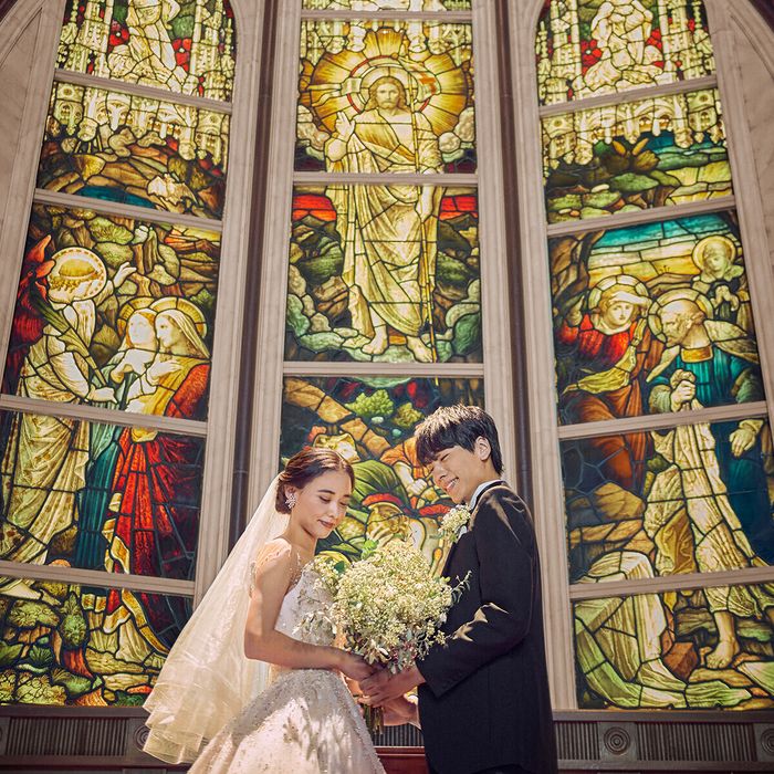 木曜・金曜限定《アフタヌーンティ招待or映画チケットの選べる特典付》圧巻の大聖堂と絶景会場を見学&黒毛牛コースを贅沢試食!