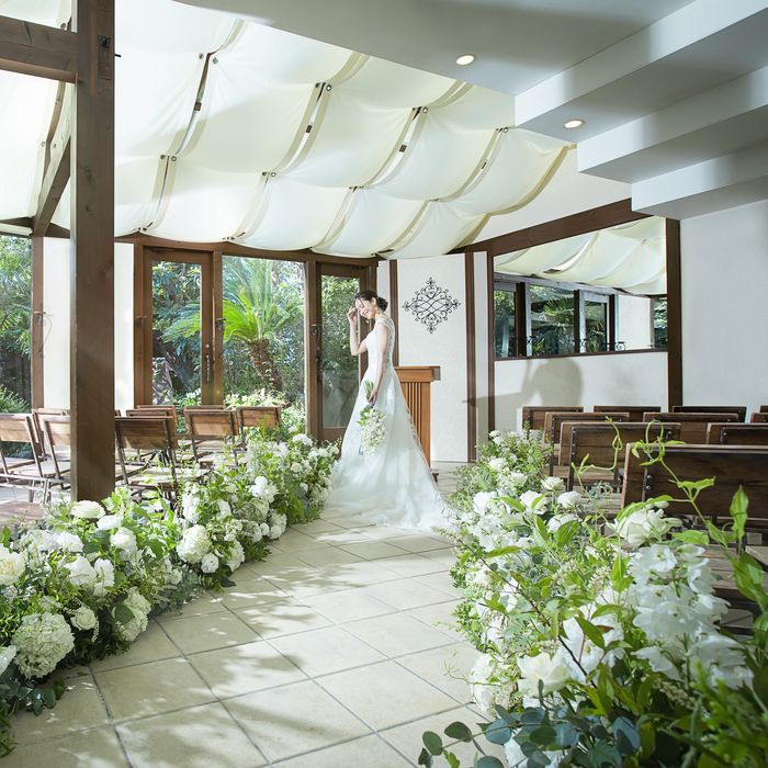 【1件目見学なら挙式プレゼント!】光×緑×邸宅のチャペル見学