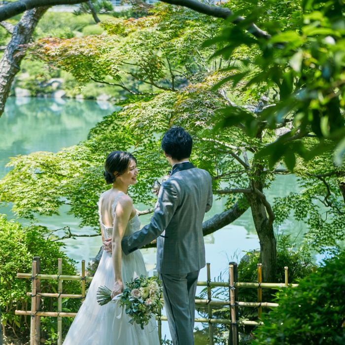 【満足度NO.1】自然光と緑あふれる挙式体験×6000坪の庭園一望×国産牛&鯛寿司など4万円コース試食×来館特典2万円ギフト券付