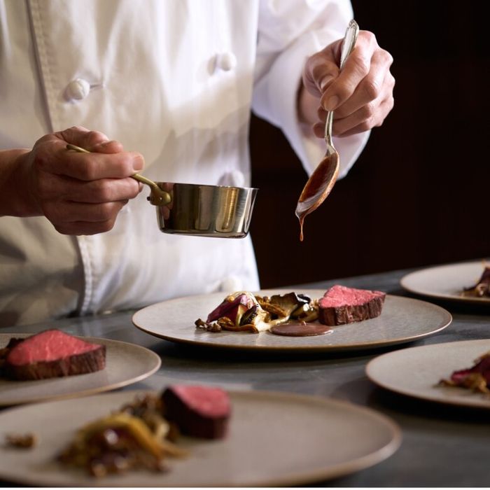 直前◎【美味しいホテル】国産牛＆真鯛メイン食べ比べ+120万特典