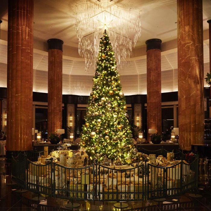 Westinで叶える贅沢Xmasフェア×総料理長特選ショートコース試食｜リニューアルしたチャペルでの感動体験×フラワーコーディネーターこだわりコーディネート／馬車見学も！