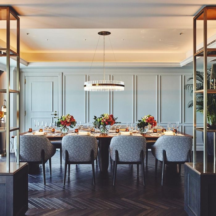 【少人数ウエディング】プライベート空間でのヨーロピアン体験×スイーツ試食フェア｜親しいご家族＆ご友人と過ごすプライベートな一日をご提案！リニューアルチャペル感動体験×馬車見学も