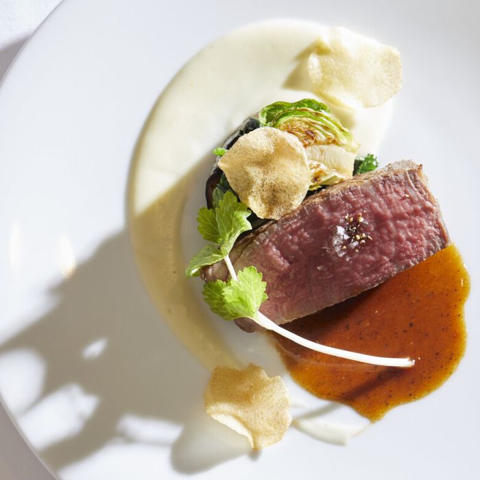 月曜【モダン建築×石のチャペル】国産牛試食