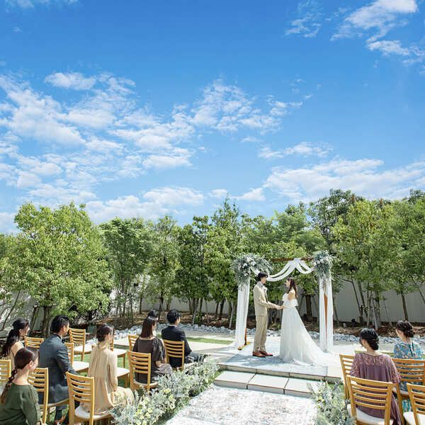 まだ間に合う【3.4.5月来春希望ならコレ】ガーデン挙式に最適！貸切邸宅体験