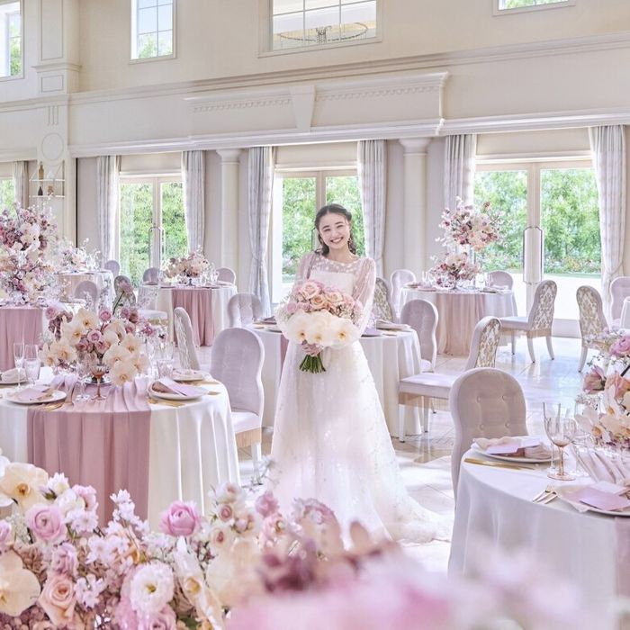 《平日&1件目がお得★》祝福の街散策×上質大聖堂&試食★ALL体験