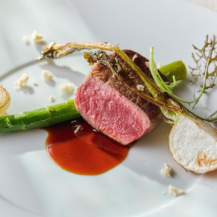 \土曜なら料理グレードUP特典/千葉県1位受賞の美食×クラシカル大聖堂!黒毛牛とオマール海老試食