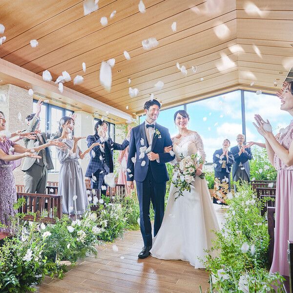 3連休がお得！【155万特典＆来館ギフト9万】光と水のチャペル