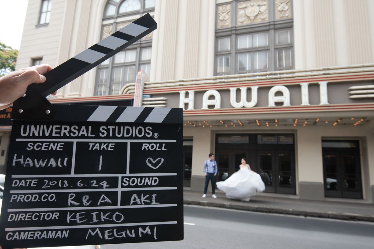 ハワイ挙式に合うウェディングドレスは？スタイル別の選び方と持ち込み・レンタルの方法 | ウェディングニュース