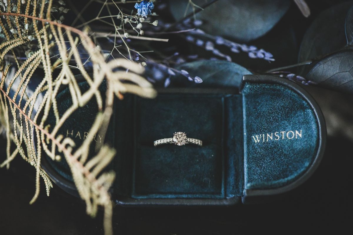 パヴェデザインの婚約指輪