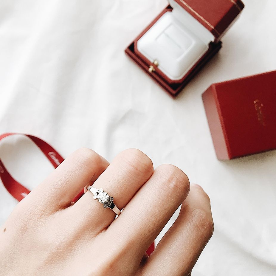 婚約指輪や結婚指輪に カルティエのバレリーナ 特徴 価格まとめ 結婚式準備はウェディングニュース