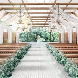 会場イチオシ『チャペル重視の花嫁さま』光と緑に包まれたナチュラルチャペル