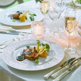 【月初限定*美食×光と緑の迎賓館を体験】豪華試食&演出体験付