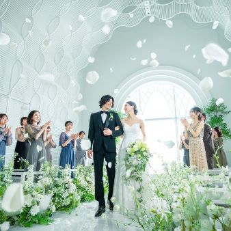 純白大聖堂×緑・光・水が彩る空間★来館3万特典×150万優待