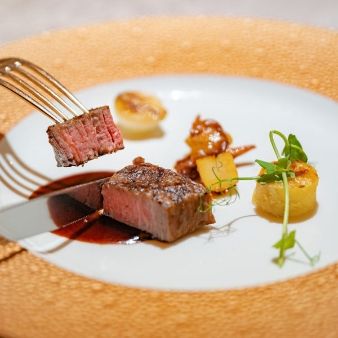 会場イチオシ【ゲスト目線で体験】フルコース8品贅沢試食×絶景チャペル体験