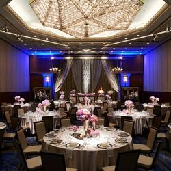 会場イチオシ【新春SPフェア】人気メニュー食べ比べ&レーザーショー体験