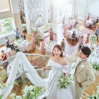 会場イチオシ\挙式料&140万優待/絶品美食&自然光感じる圧巻チャペル