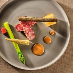 【卒花人気NO.1★近江牛試食】初めて見学がお得★1件目でギフト券1万円×最大100万円ご優待★緑豊かなガーデンに佇む白亜の対邸宅見学&大階段で花嫁体験♪