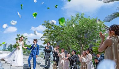 【27年4-6月】<30名121万/40名155万>新緑×青空貸切*ガラスの挙式&写真&美容&ドレス2着などフルパッケージ