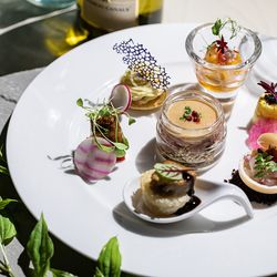 【平日人気No.1】美しい大聖堂見学×ゆったり試食付フェア