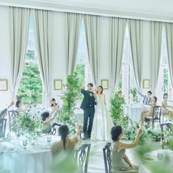 【金曜日限定】結婚式リアル体験!光差し込むチャペル