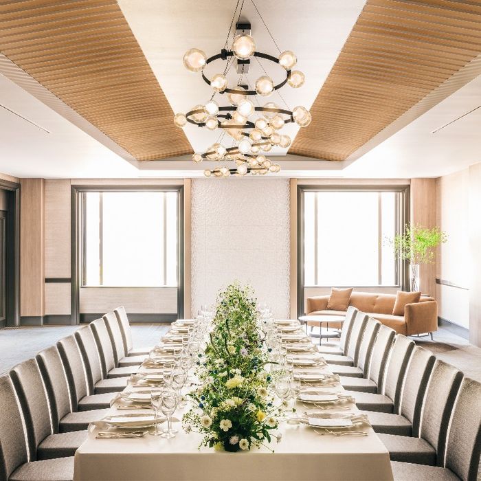 【少人数婚のお2人】スペシャリテ試食×感動のホテル挙式体験